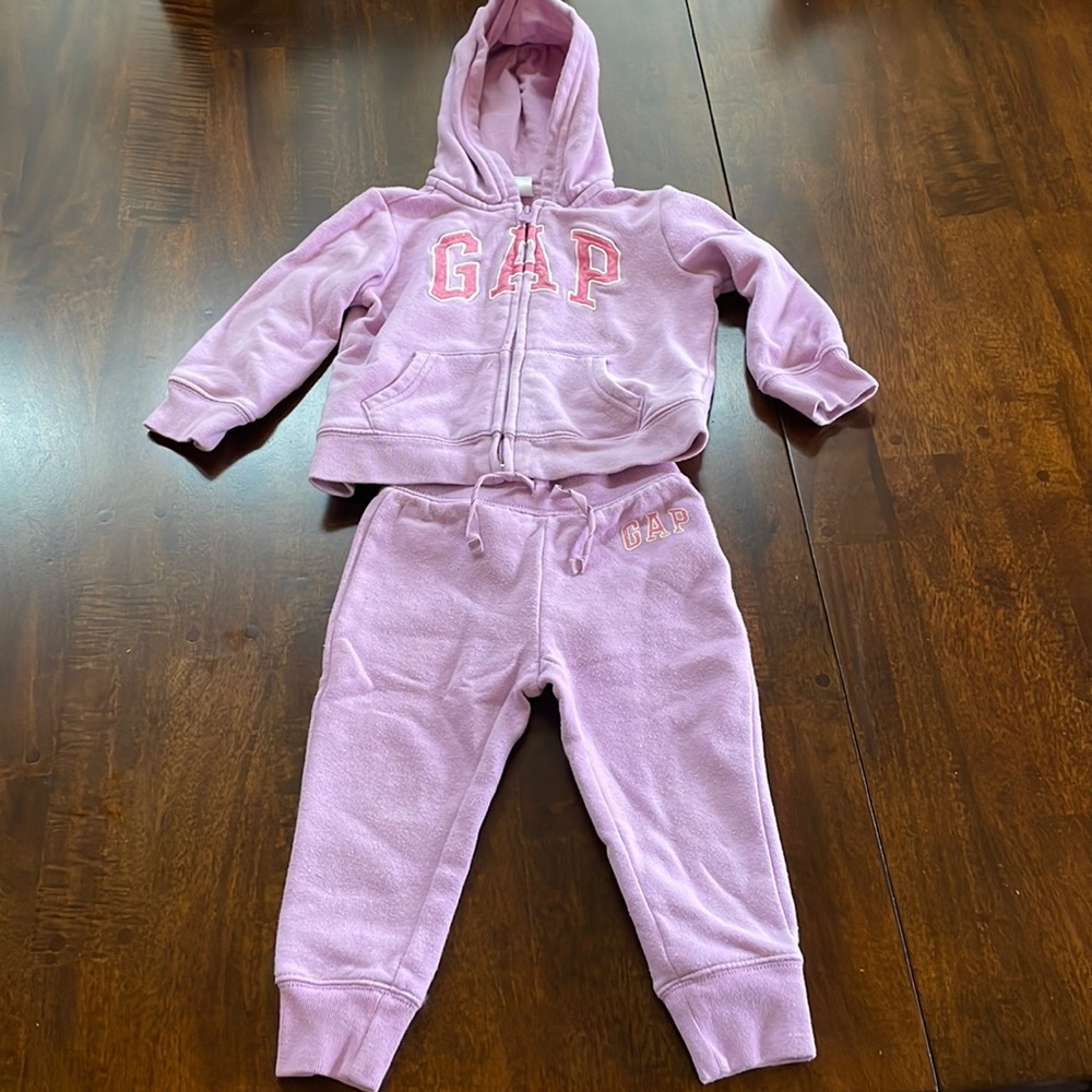 Gap 2 years Toddler Sweatshirt and Sweatpants